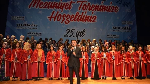 Kayseri'de Yelkenoğlu Liseleri mezuniyet töreni