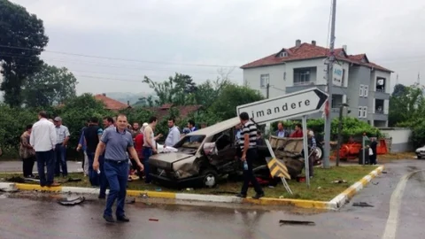 Sakarya'da trafik kazasında 5 kişi yaralandı