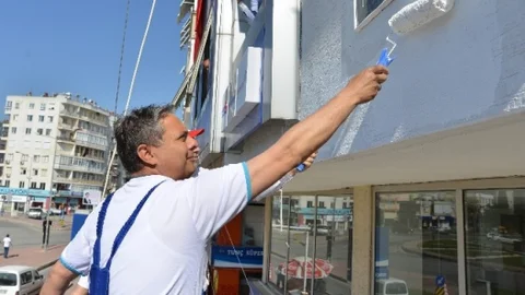 Muratpaşa'da Başkan Uysal Dış Cephe Boyama Projesini Uyguladı