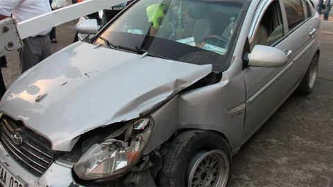 Elazığ'da hemzemin geçitte tren ve otomobil çarpıştı