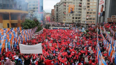 Rize'de "Başkanına Sahip Çıkıyor" yürüyüşü düzenlendi