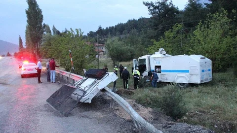 Denizli'de TOMA kazası: 2 polis yaralandı