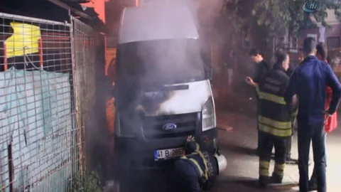 Kocaeli İzmit'te minibüs yangını