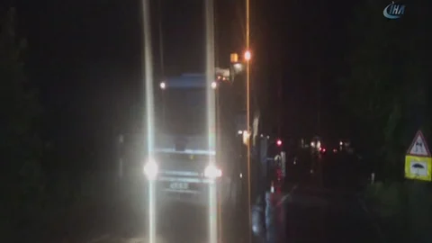 Bartın'da kamyonet ırmağa uçtu