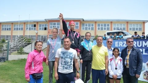 Atletizmde madalyalar sahiplerini buldu