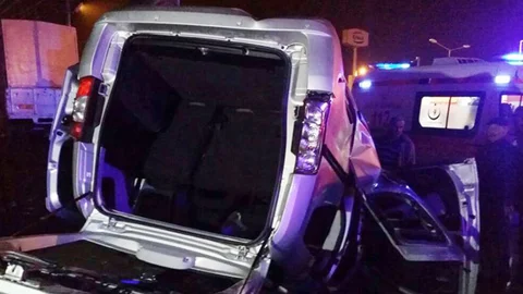 Düzce'de D-100'de meydana gelen kazada 3 kişi yaralandı.