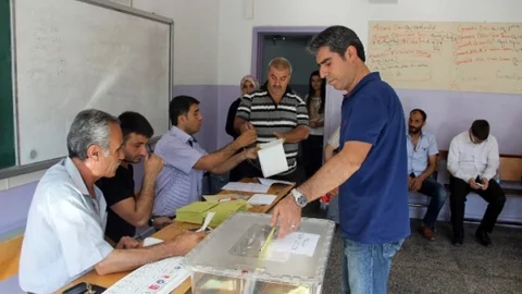 Gaziantep'te seçmenler oy kullanmaya erken saatlerde başladı