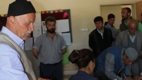 Van'da oy verme işlemi başladı