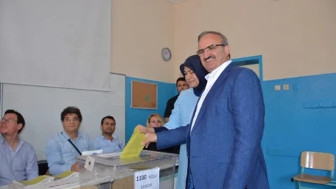 Bursa'da oy verme işlemi başladı