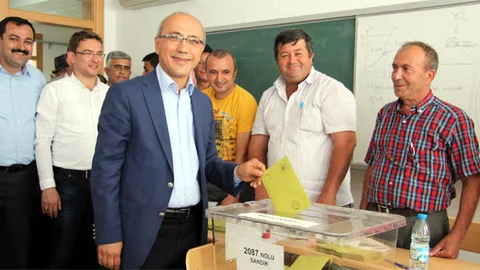 Ulaştırma eski bakanı Lütfi Elvan oyunu kullandı
