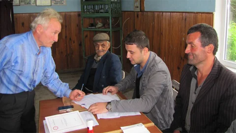 Kütahya'nın Hisarcık ilçesindeki 23 nüfuslu Yenipınar köyünde yaşayan herkes seçmen.