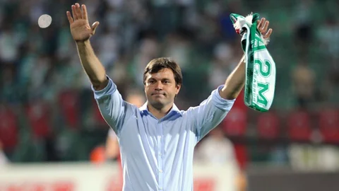 Bursaspor'da ikinci dönemini yaşayacak olan Ertuğrul Sağlam, kulüpteki başarılarıyla dikkat çekiyor.