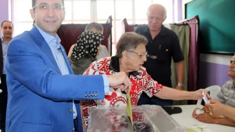 İzmir'de İbrahim Turhan oyunu kullandı