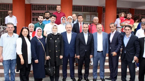 Bahçelievler'de AK Parti adayları oy kullandı