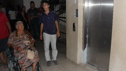 Adana'da engelli seçmenler oy kullanmakta zorlandı