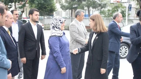 Sakarya'da Bakan İslam oyunu kullandı
