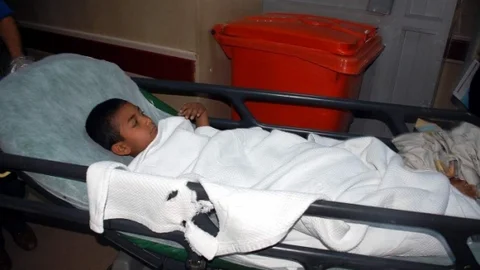 Adıyaman'da açık lağım çukuruna düşen 6 yaşındaki çocuk hastaneye kaldırıldı