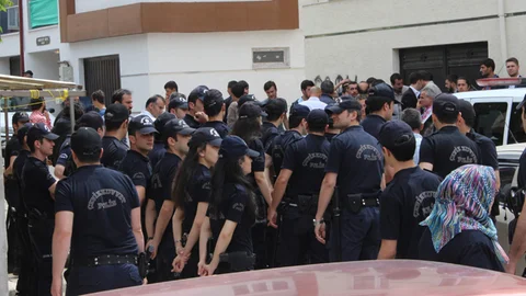 Eskişehir'de oy verme işlemi sırasında gerginlik yaşandı