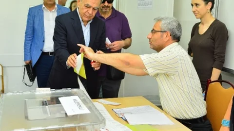 İzmir'de Aziz Kocaoğlu oyunu kullandı