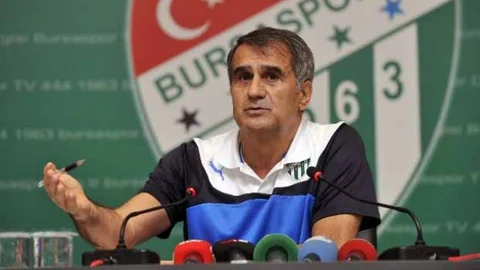 Bursaspor taraftarları, takımın eski teknik direktörü Şenol Güneş'e teşekkür etti