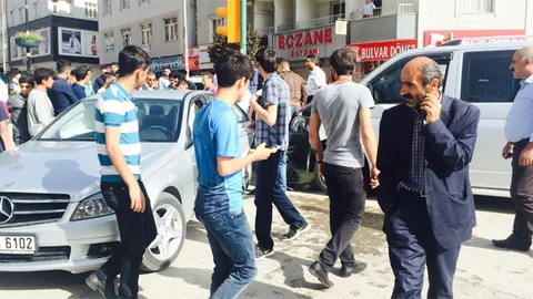 Van'da trafik ışıklarında maddi hasarlı kaza yaşandı