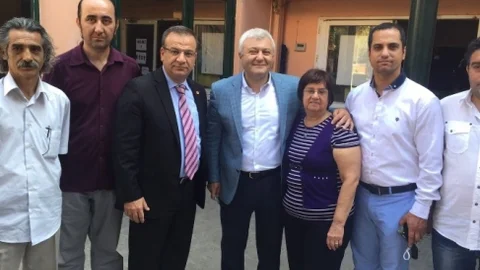 Tuncay Özkan, İzmir'de oyunu kullandı