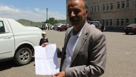 Erzurum'da YSK'ya Ait Boş Zarflar İle Gözaltı