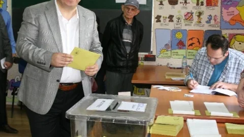 Düzce'de Vali Fidan Oyunu Kullandı