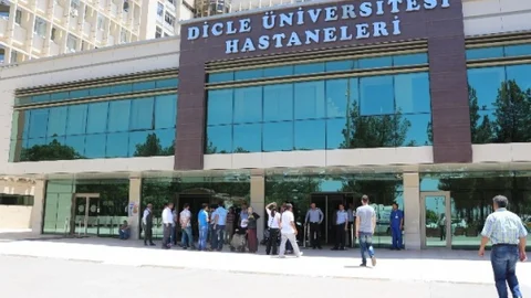 Diyarbakır'da yaralılar oy kullandı