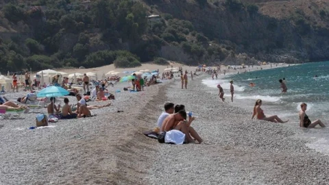 Muğla Fethiye'de vatandaşlar sabah saatlerinde sandığa koştu