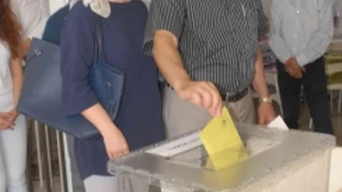 Fethiye'de oyunu kullanan Hasan Özyer, demokrasiye saygı duyacaklarını belirtti.