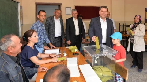 Balıkesir'de Belediye Başkanları oy kullandı