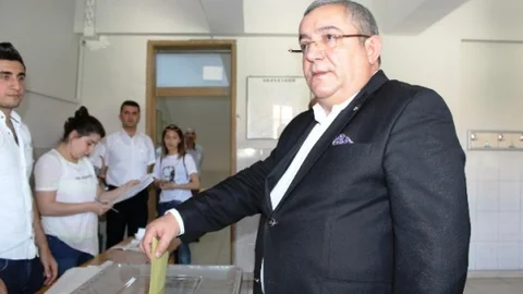 Malatya'da oyunu kullanan iş adamı Reşat Erdoğan, sosyal yardımlarıyla tanınıyor.