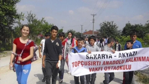 Akyazı'da sağlıklı yaşam yürüyüşü yapıldı
