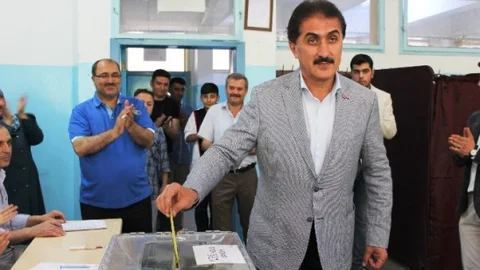 Malatya'da seçimlere bağımsız katılan Münir Doğan Ölmeztoprak oyunu kullandı.