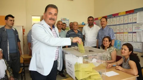 Toroslar'da Başkan Tuna oyunu kullandı