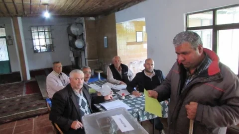 Çanakkale'de Görme Engelli Oy Kullandı