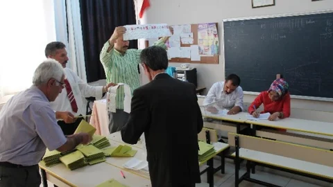 Elazığ'da oy sayımları başladı