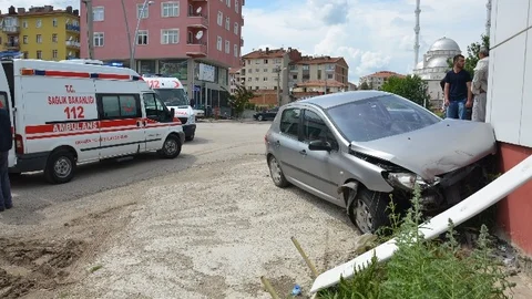 Kazan'da iki otomobil çarpıştı