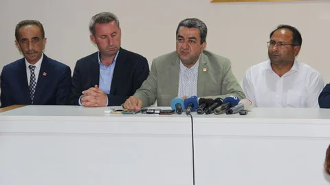 CHP İzmir İl Başkanı Bedri Serter, partisinin İzmir'de 13-14 milletvekili çıkaracağını açıkladı.