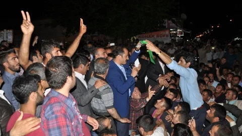 Muş'ta HDP Barajı Aşma Kutlaması