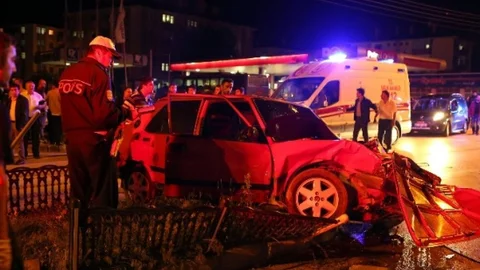 Kastamonu'da otomobillerin çarpışması sonucu 7 kişi yaralandı
