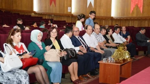 Tekirdağ'da Sevgi Evi Çocukları Yıl Sonu Programıyla Sahne Aldı