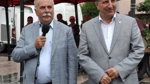 Çanakkale'de HDP barajı aştı, Belediye Başkanı pilav dağıttı