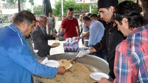 Çanakkale'de HDP barajı aşıldı, CHP'li Başkan pilav dağıttı