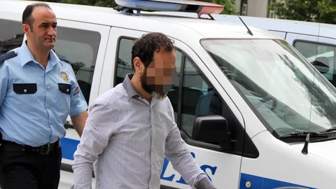 Samsun'da hırsızlık olayında gözaltına alınan kişi, eski işyerinden malzeme çaldığı iddia ediliyor.