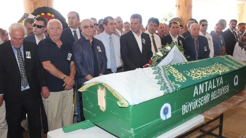 Kemer'de Annesine Son Görev