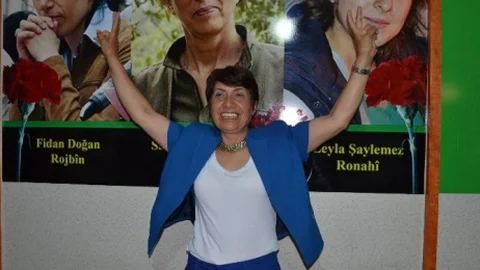 Iğdır'da HDP'den milletvekili seçilen Kıznaz Türkeli, seçim sonuçlarını Kürt ve Azeri halkının zaferi olarak nitelendirdi.