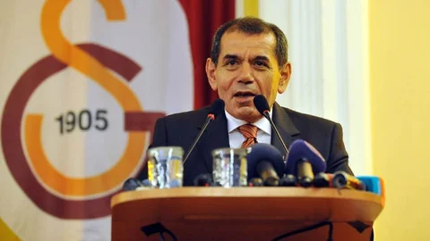 Galatasaray Başkanı Dursun Özbek, yarın teknik direktör Hamza Hamzaoğlu ile bir araya geleceğini duyurdu.