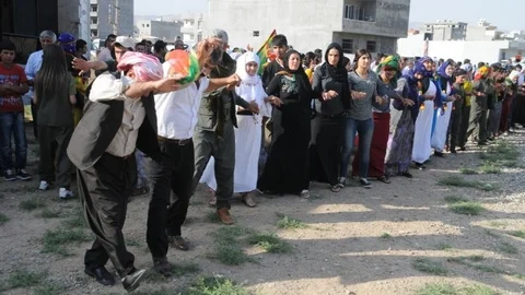 Cizre'de HDP'nin seçim barajını geçmesi kutlandı